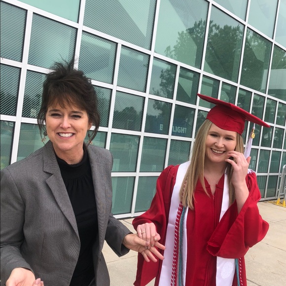 Meet your Posher, Lisa - Picture 4 of 7